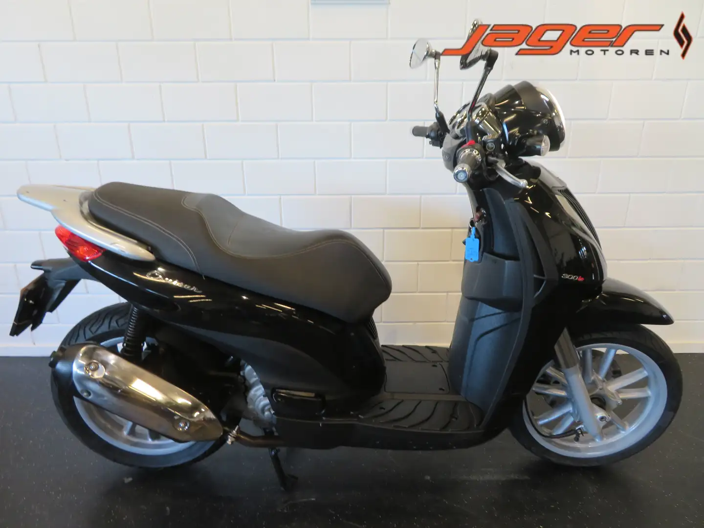 Piaggio Carnaby 300 ZEER FRAAI! Zwart - 1