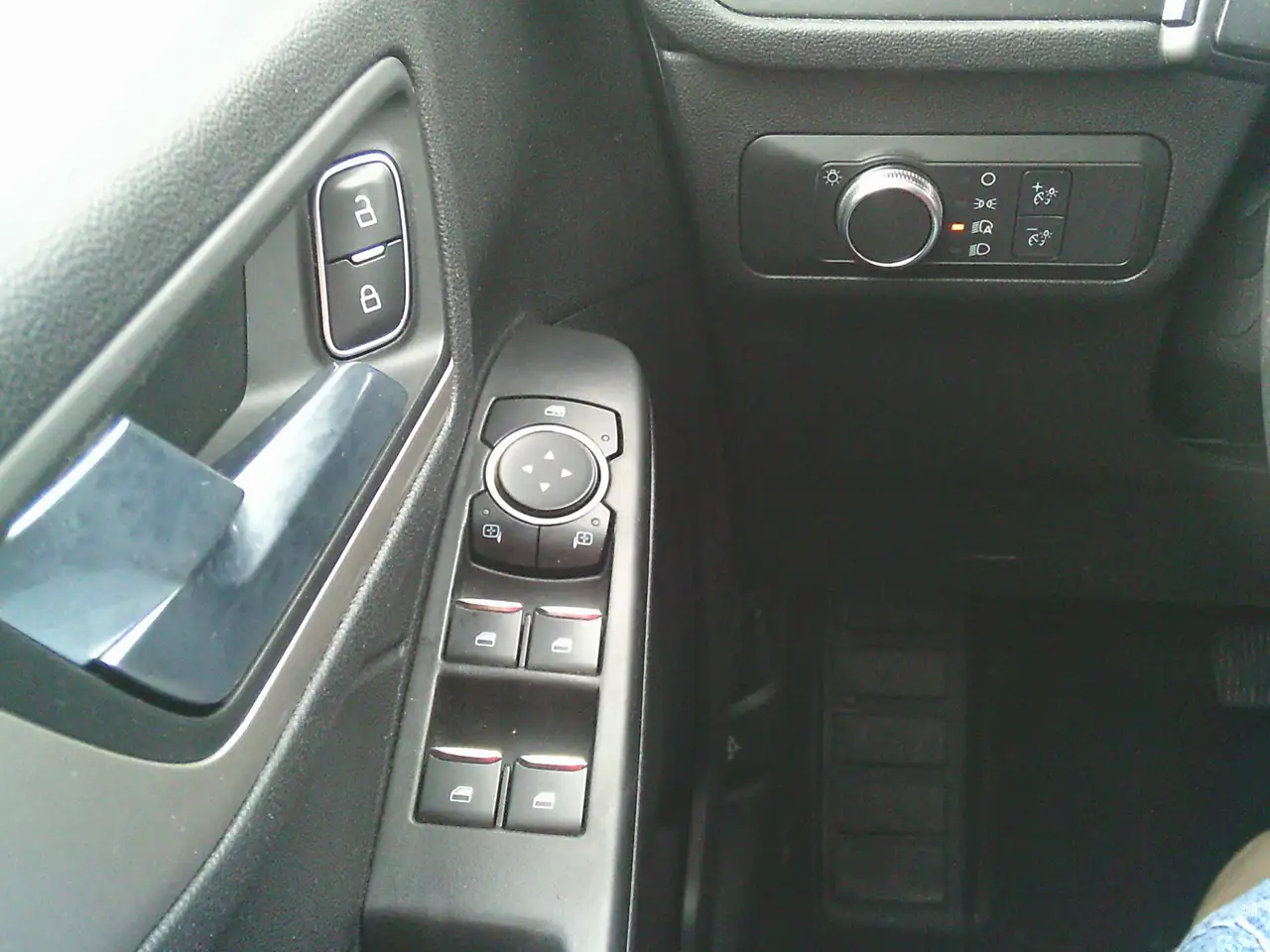 Ford Escape снимка Ford Escape