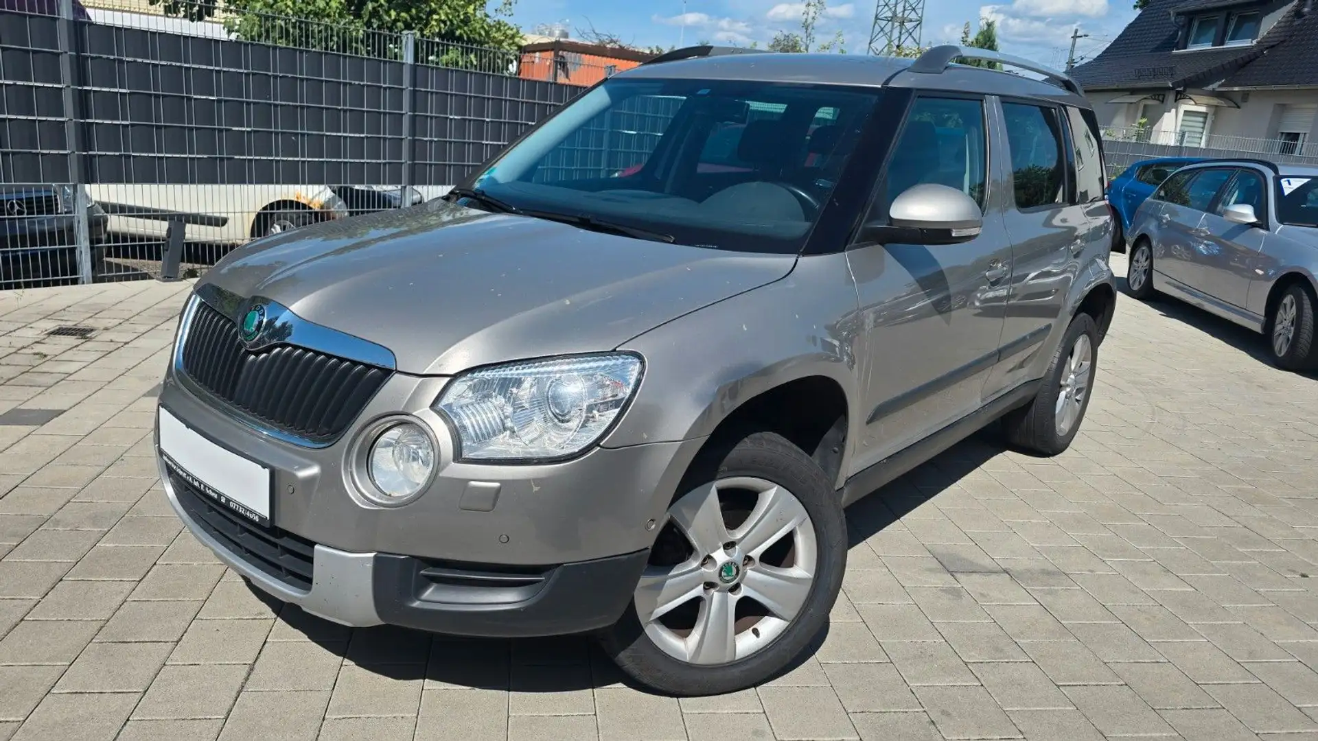 Skoda Yeti Elegance Plus Edition 4x4 Automatik Beige - 1