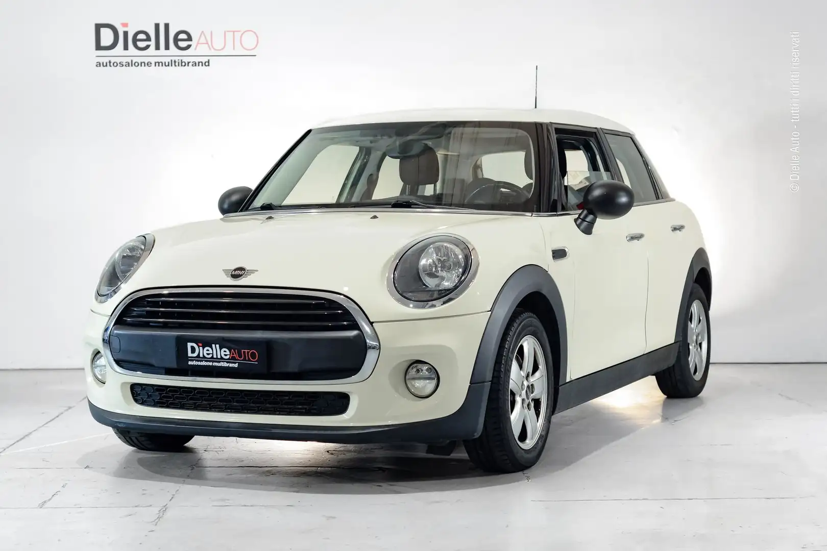 MINI One Mini 1.5 One 5 porte 102CV Beige - 1