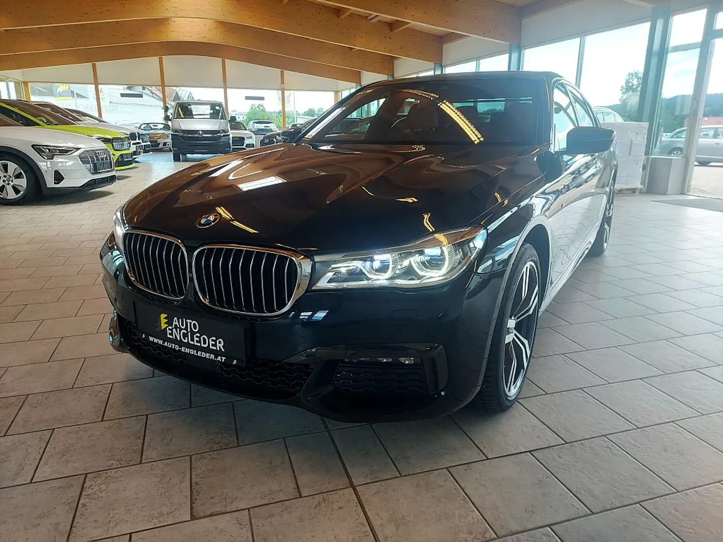 BMW 740 d xDrive Aut. Schwarz - 2
