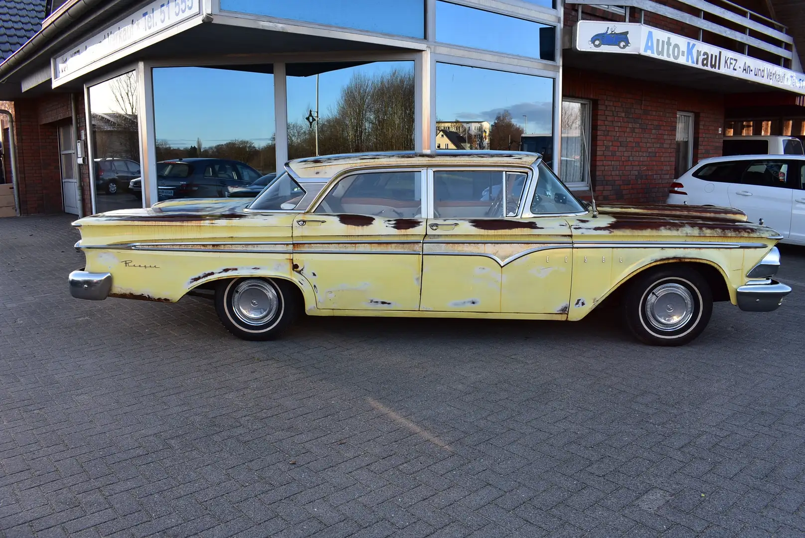 Ford Edsel Ranger 3.7l 4-door Oldtimer Gelb - 2
