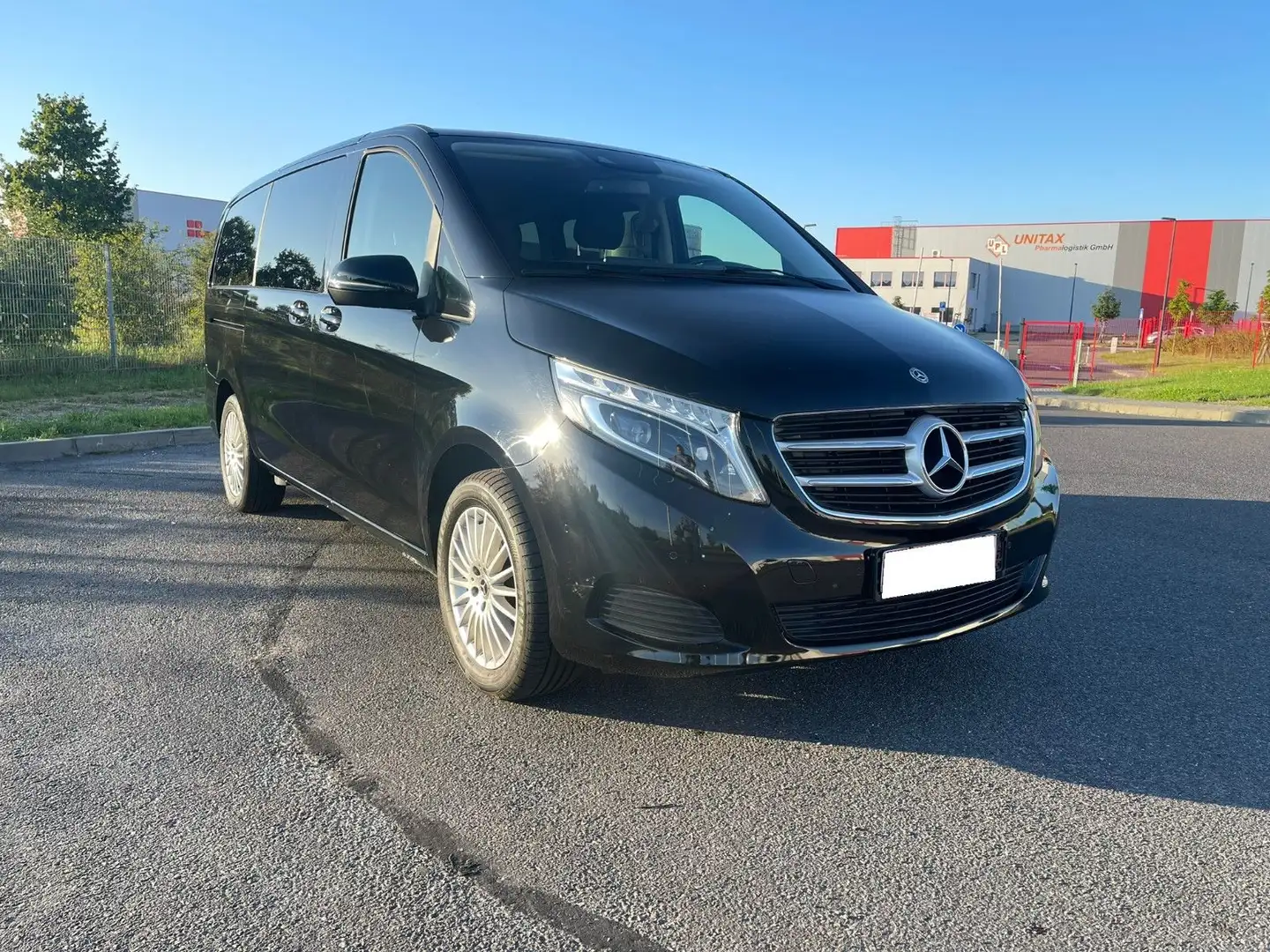 Mercedes-Benz V 220 Lang/LED/NAVI/7 Sitzer/2x Schiebetür/7G Schwarz - 1