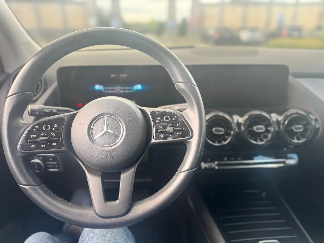 Mercedes-Benz GLA 180 GLA 180 d 8
