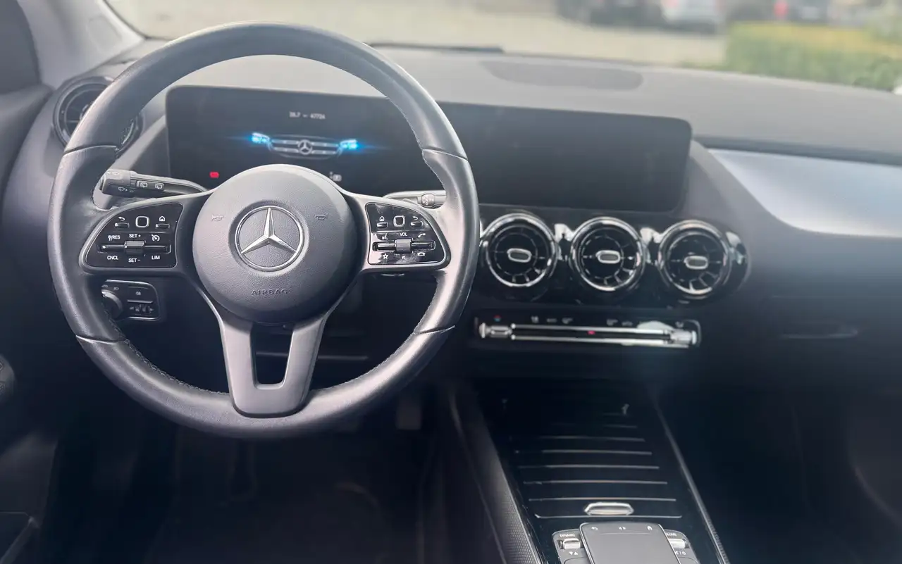 Mercedes-Benz GLA 180 GLA 180 d 7