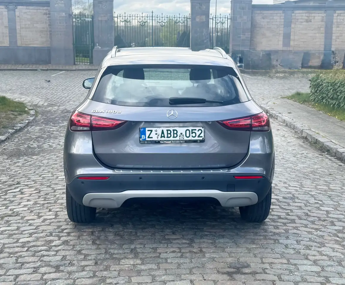 Mercedes-Benz GLA 180 GLA 180 d 6