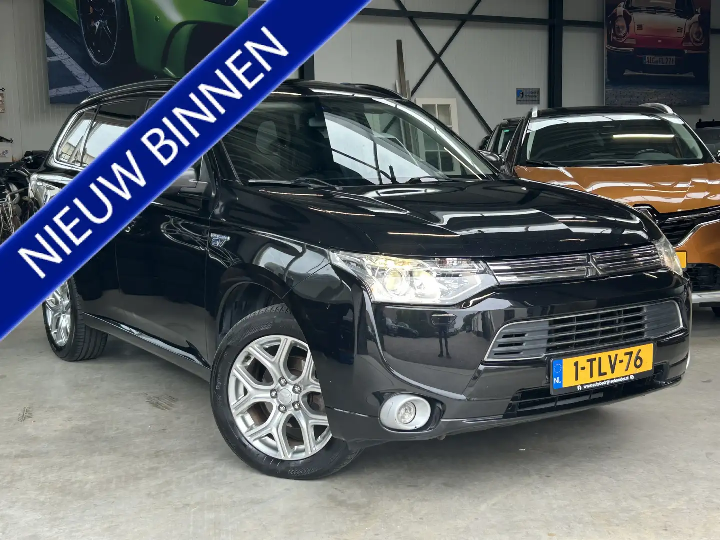 Mitsubishi Outlander 2.0 AWD PHEV Instyle Leder Trekhaak NAP Zwart - 1