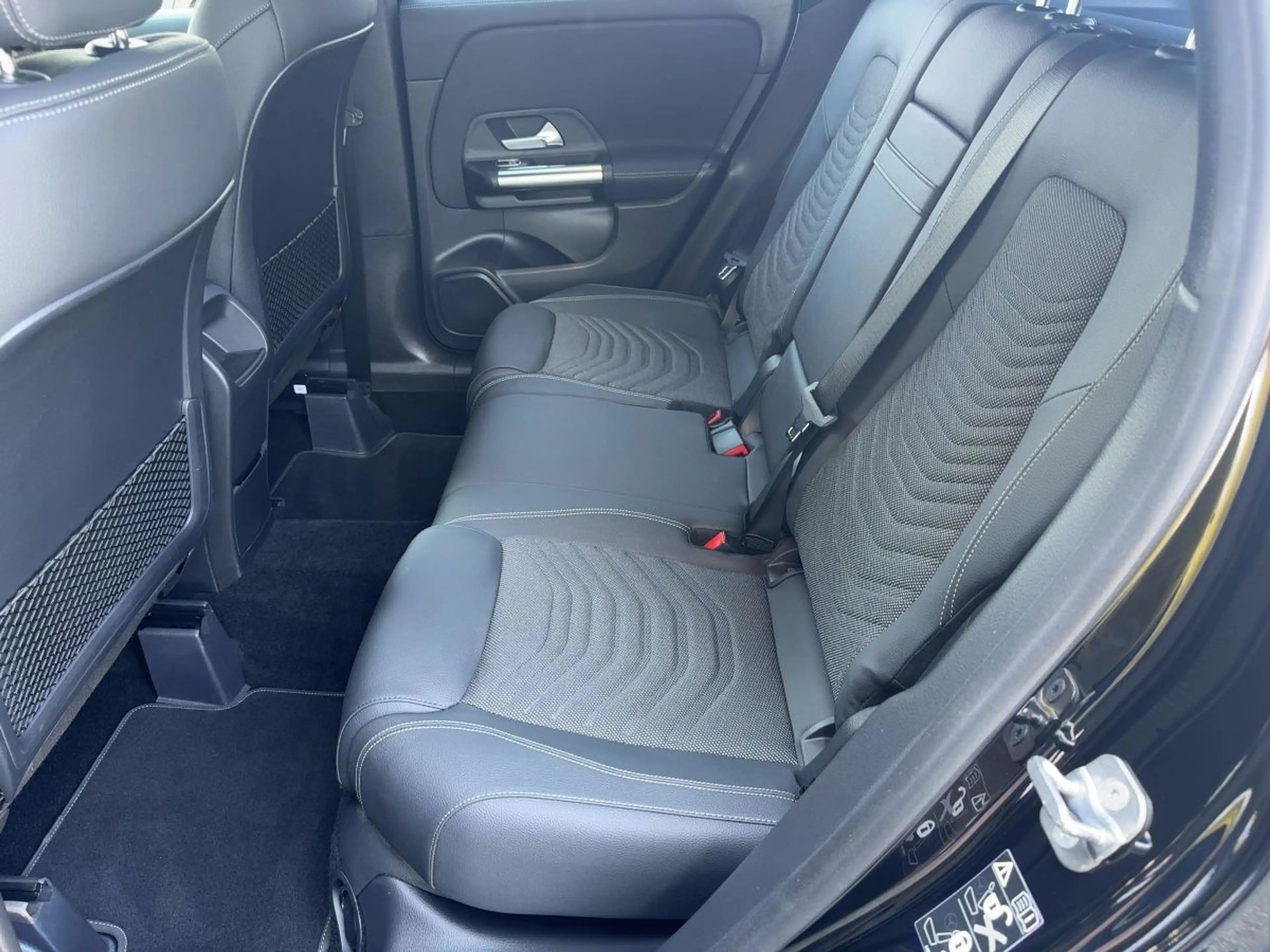 Mercedes-Benz GLA 250 e EQ Hybrid Österreich-Edition Progressiv — photo 7