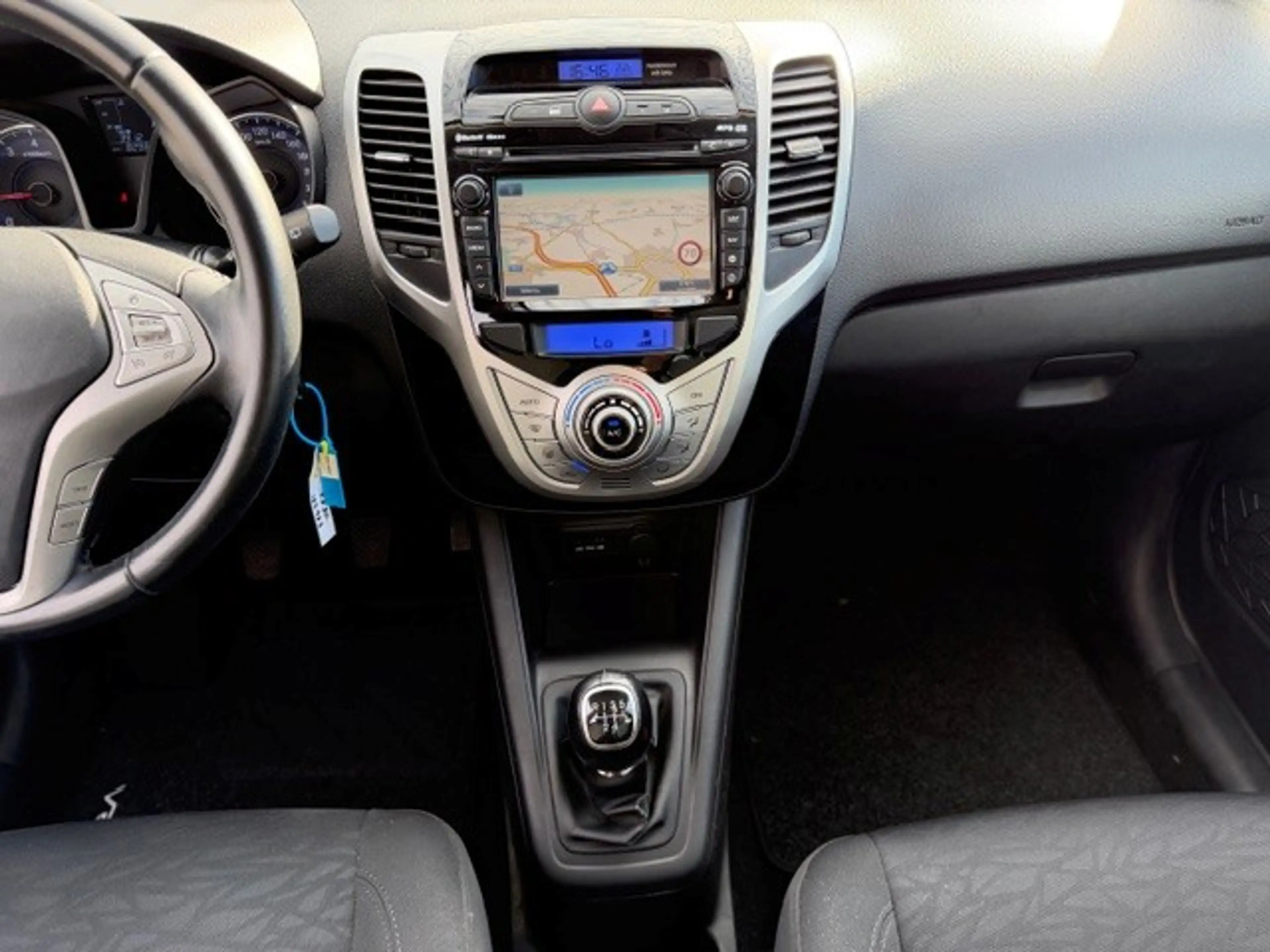 Hyundai iX20 — photo 10