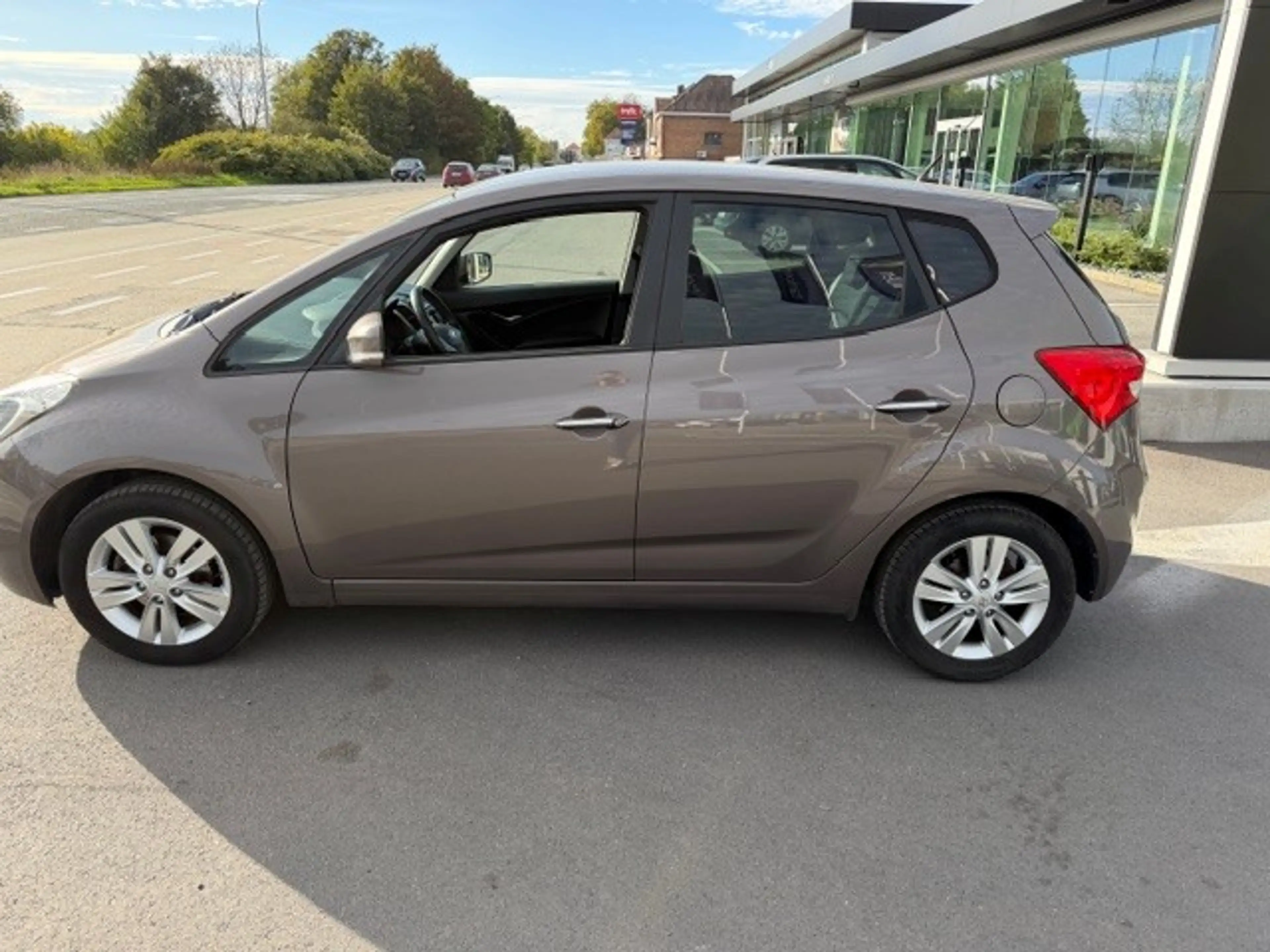 Hyundai iX20 — photo 7