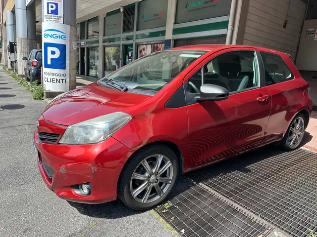 Toyota Yaris Yaris III 2011 3p 1.3 Lounge + GPL