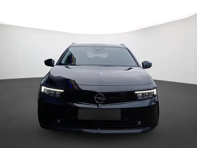 Opel Astra view 3