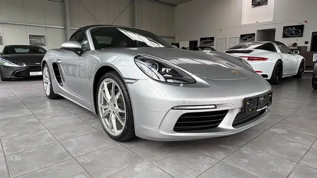 Porsche Boxster view 8