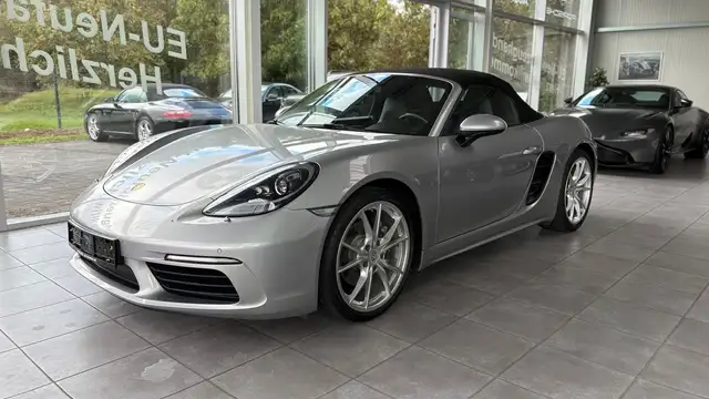 Porsche Boxster view 7