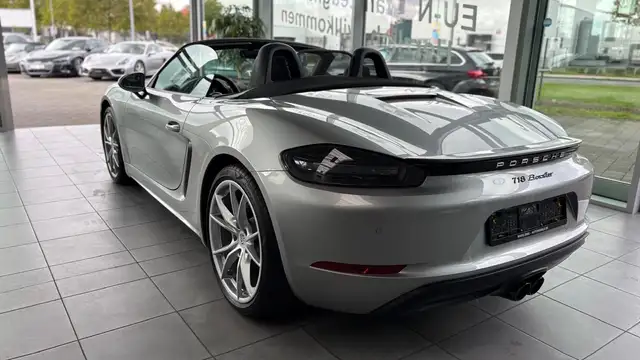 Porsche Boxster view 11