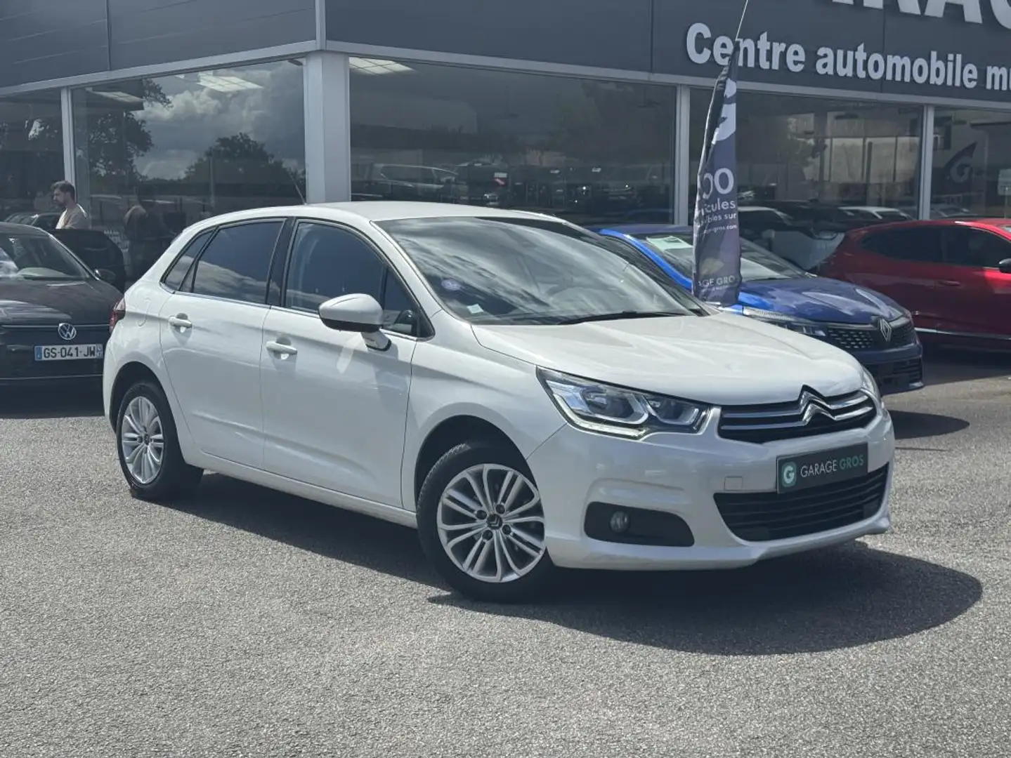 Citroen C4 PureTech 110 BVM Millenium Blanc - 1