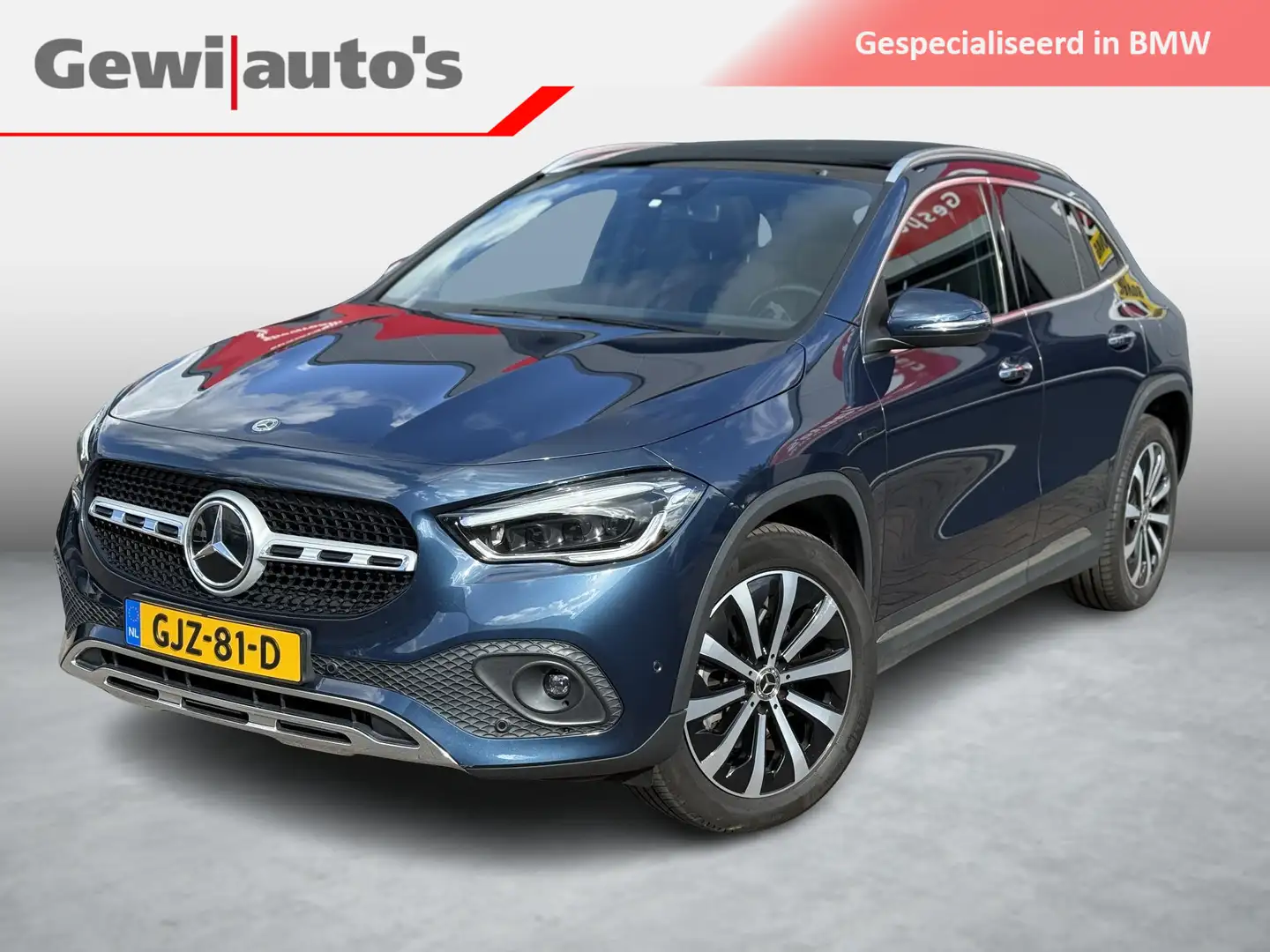 Mercedes-Benz GLA 250 e AMG Line Blau - 1