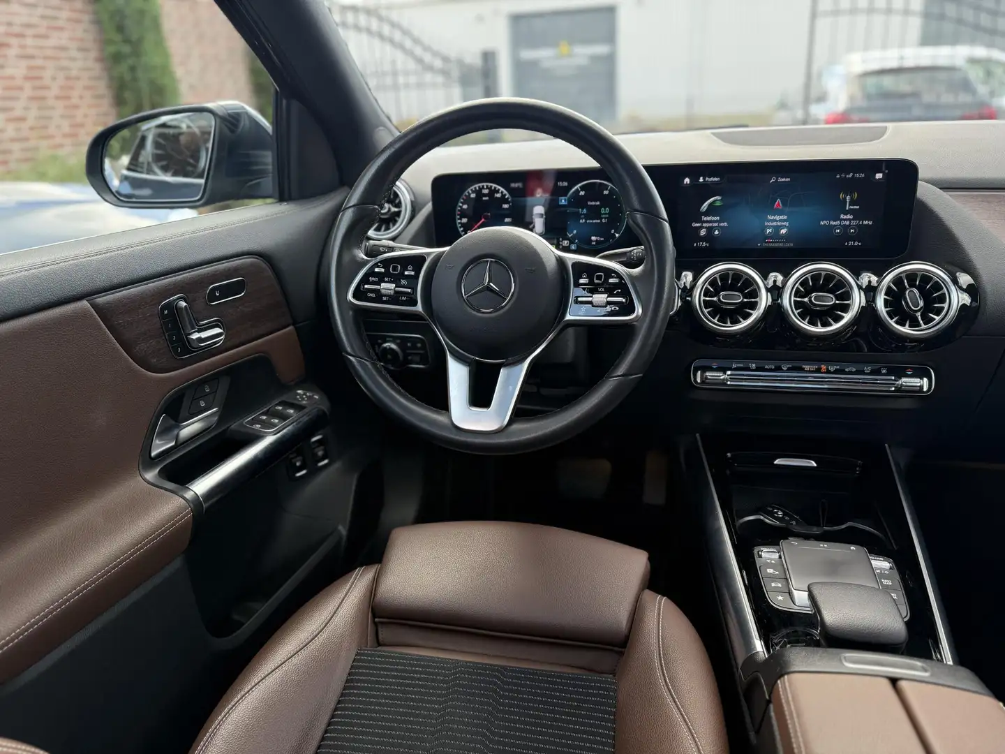 Mercedes-Benz GLA 250 e AMG Line Blau - 2
