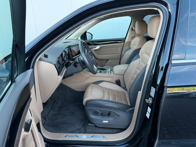Volkswagen Touareg 3.0TDI4Motion Atmosphere R-LINE AHK LED — photo 14