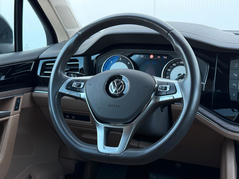 Volkswagen Touareg 3.0TDI4Motion Atmosphere R-LINE AHK LED — photo 11