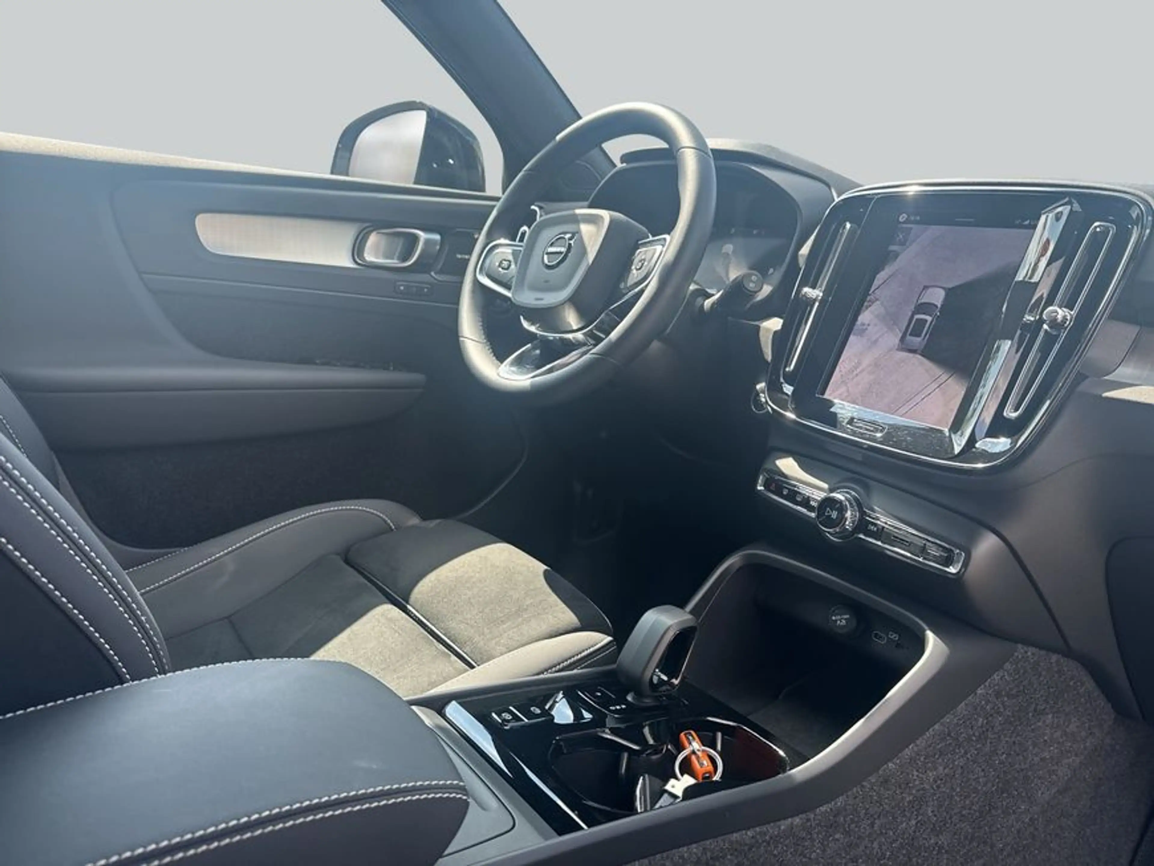 Volvo XC40 XC40 B3 B DKG Plus Black Edition — photo 15