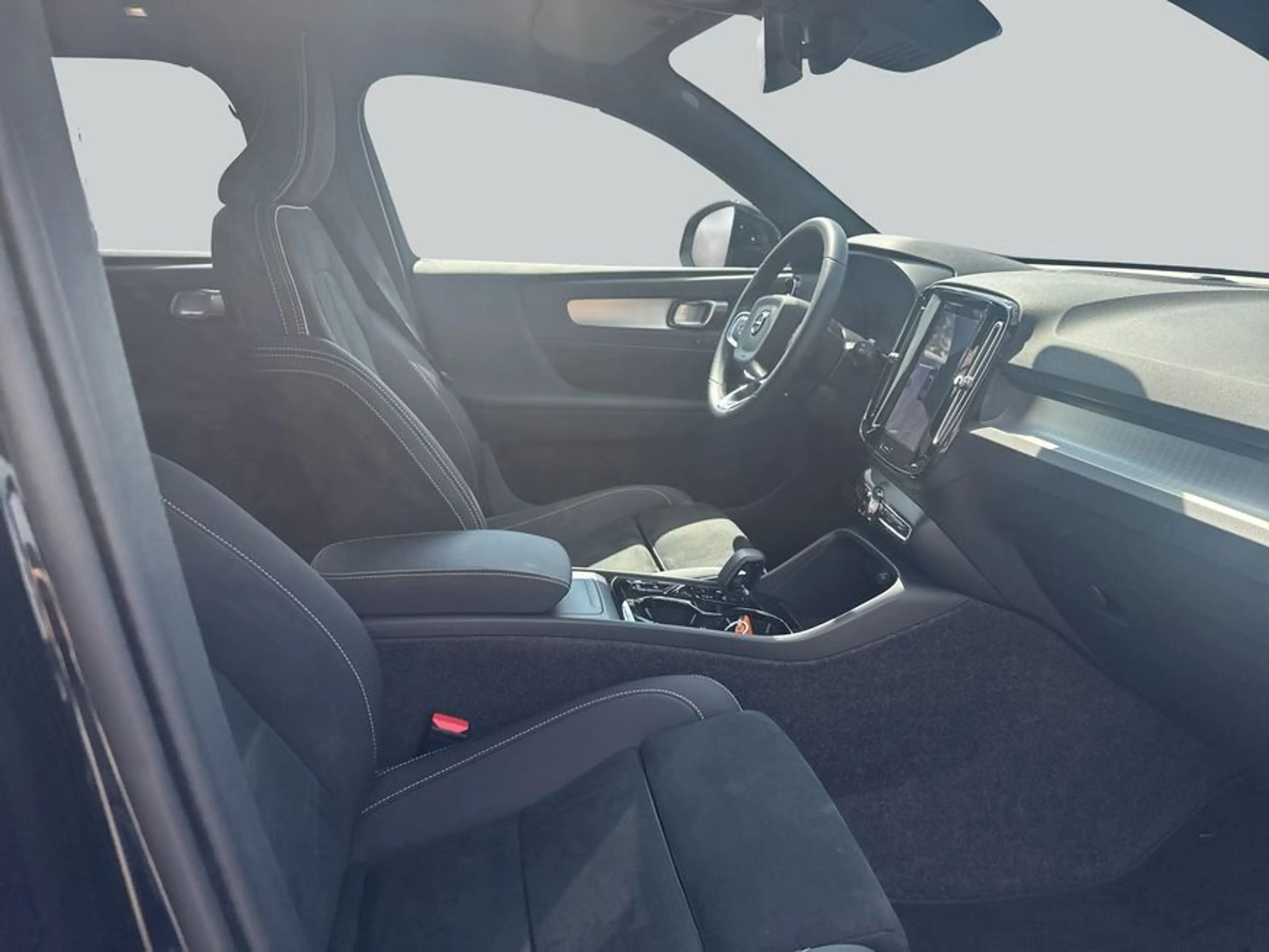 Volvo XC40 XC40 B3 B DKG Plus Black Edition — photo 12