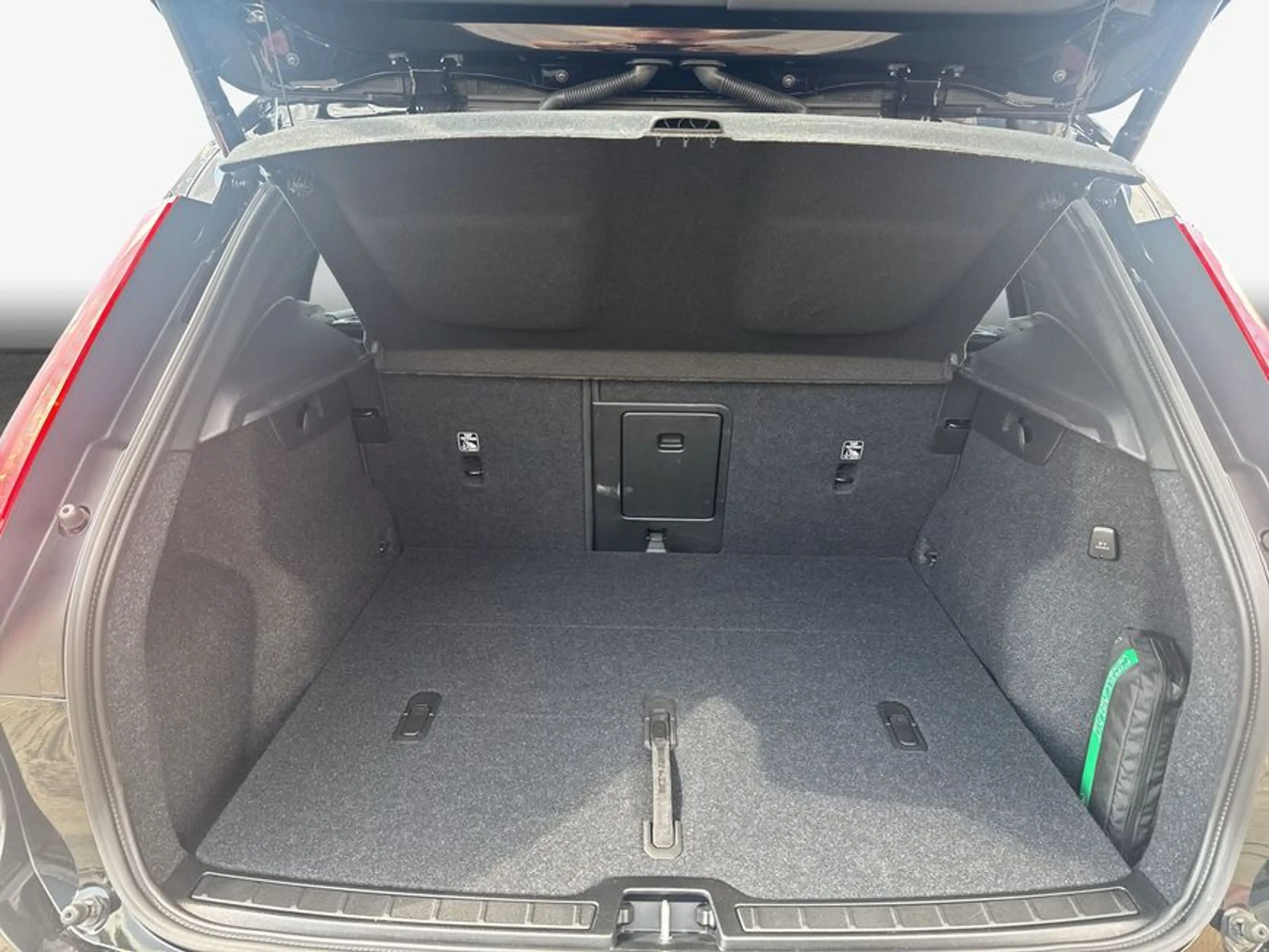 Volvo XC40 XC40 B3 B DKG Plus Black Edition — photo 8