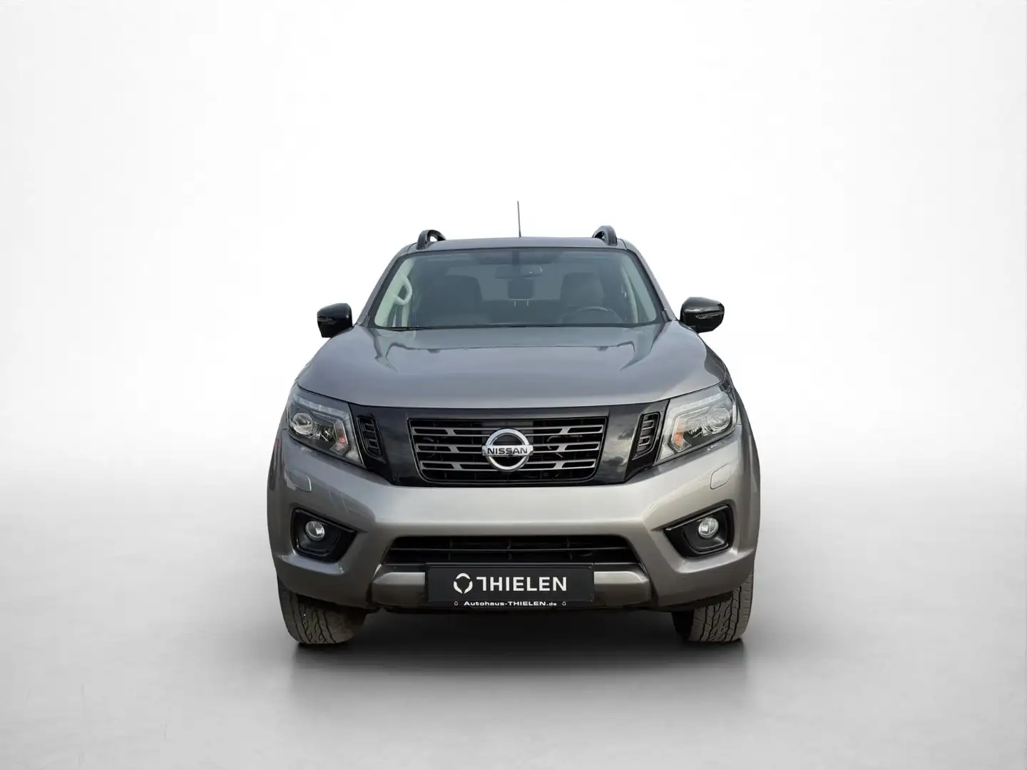 Nissan Navara N-Guard Double Cab 4x4/Rollo/AHK Gris - 2