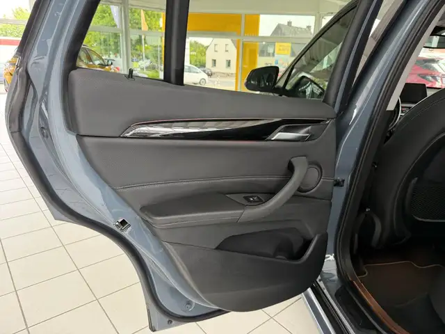 BMW X1 view 20