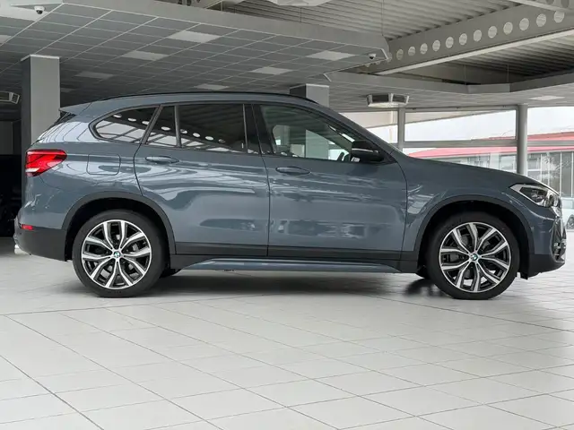 BMW X1 view 6
