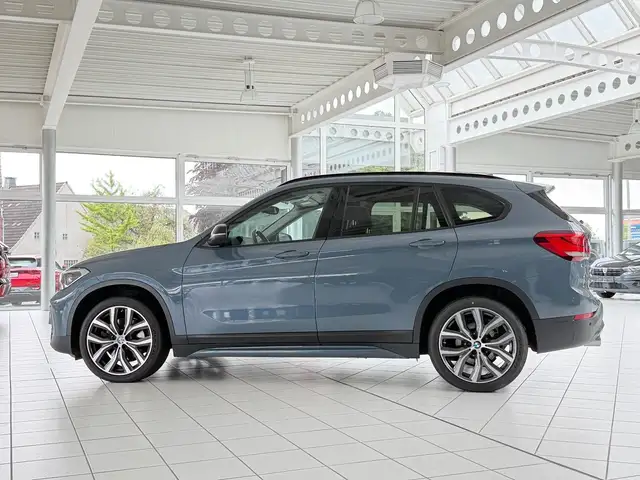 BMW X1 view 2