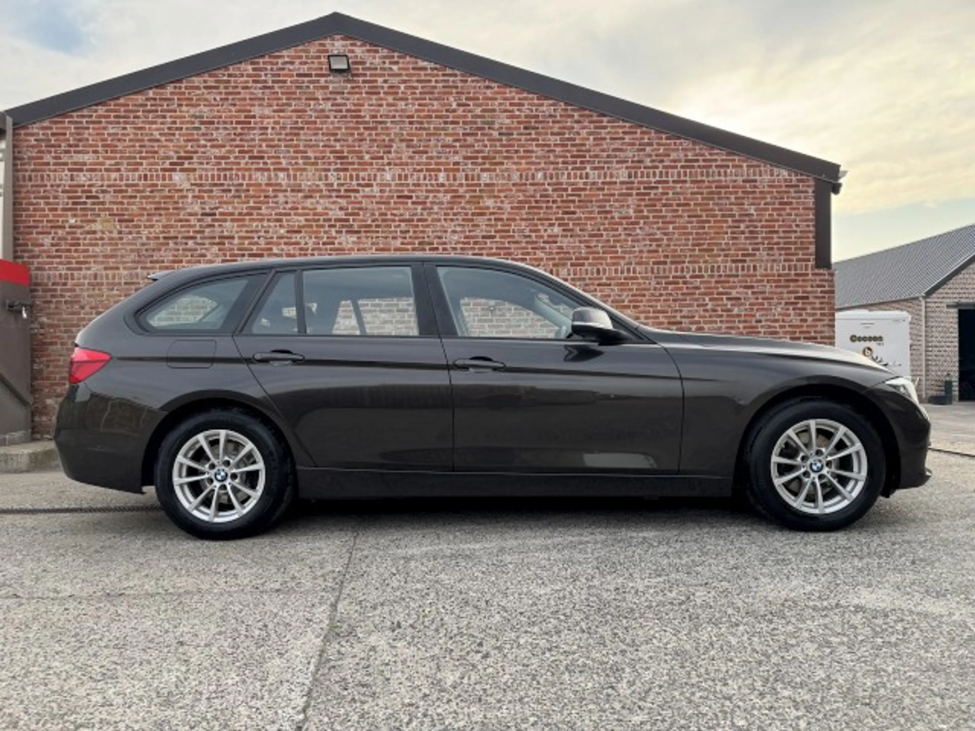 BMW 316 Bmw 316d touring "FACELIFT" Navi/cruise/pdc/clima/ohboek/eu6 — photo 3