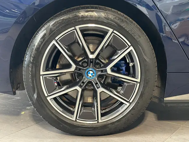 BMW I4 view 3