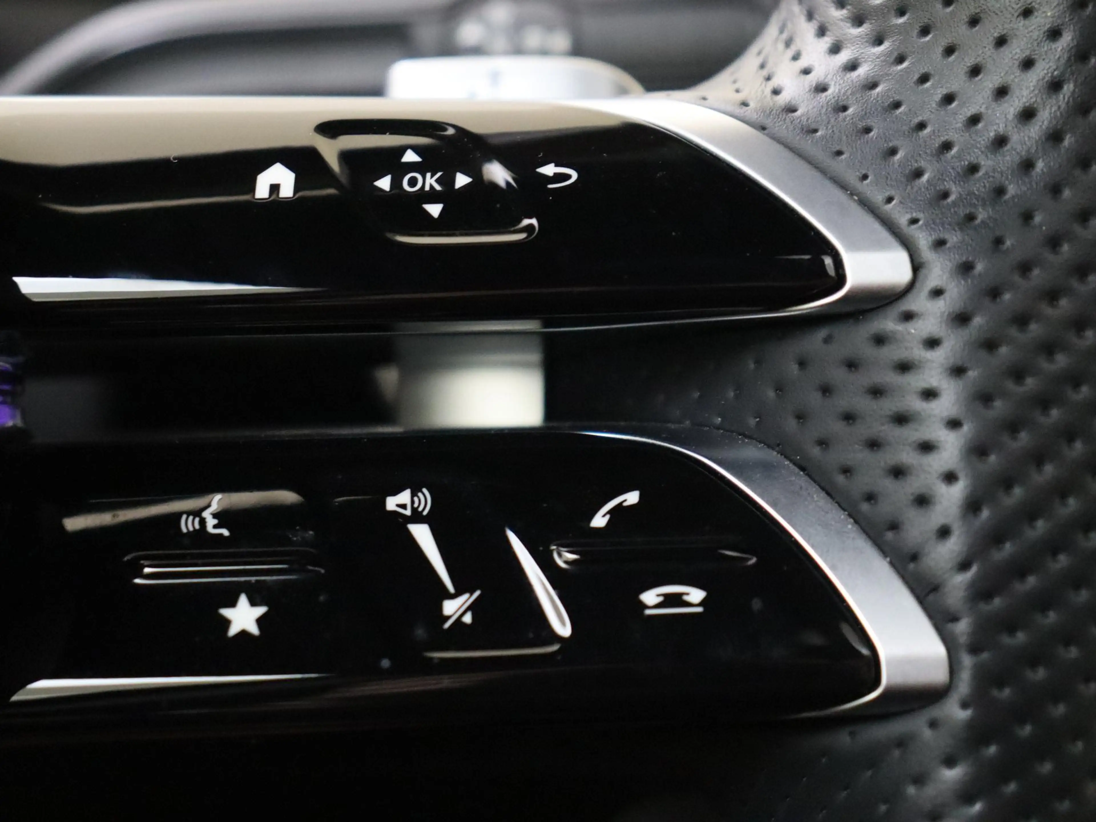 Mercedes-Benz A 180 AMG Line / Panoramadak/ Sfeerverlichting/ Keyless — photo 13
