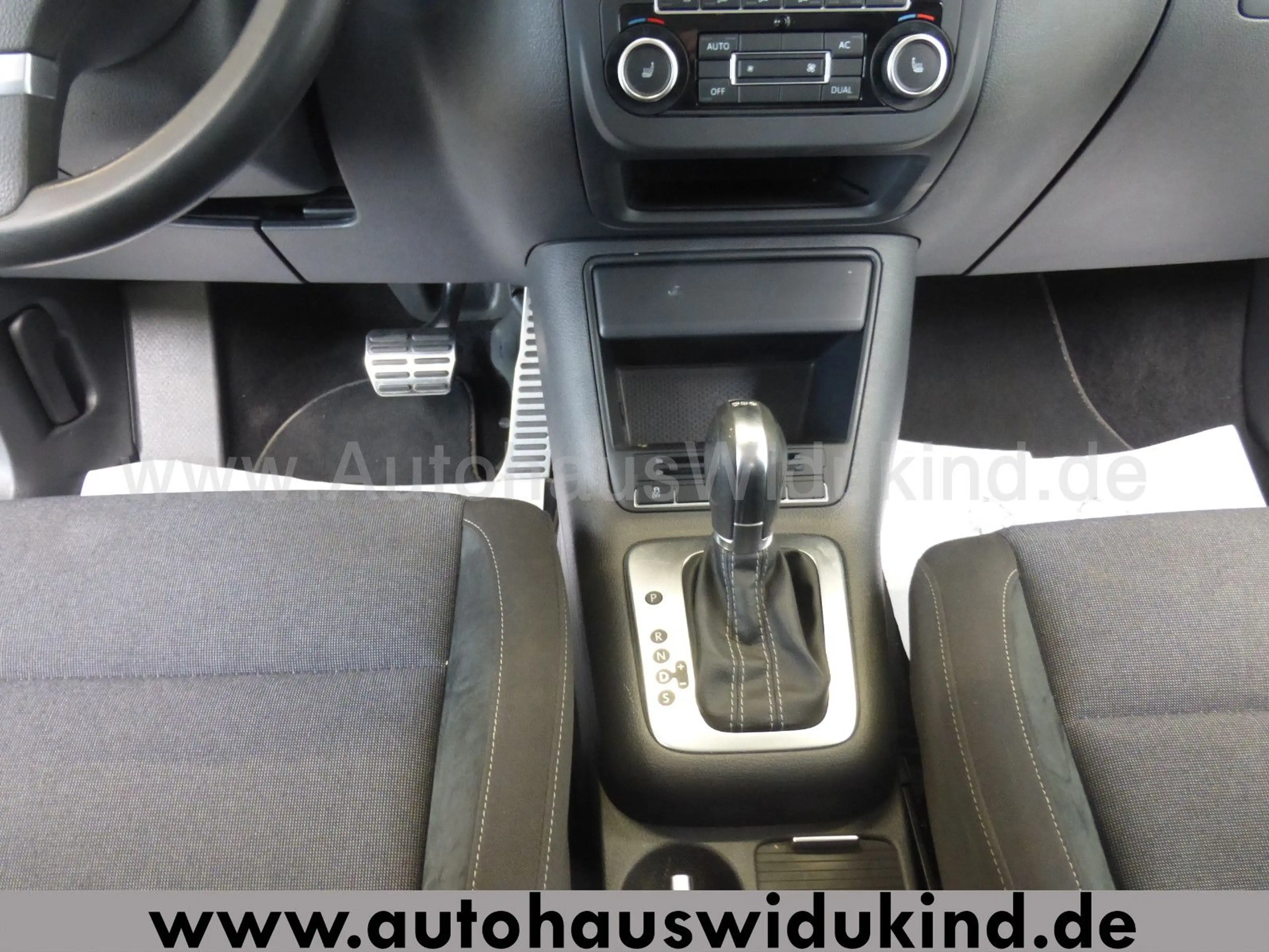 Volkswagen Golf Plus VI 1.2 Style Autom. DSG PDC AHK 1.HAND — photo 13
