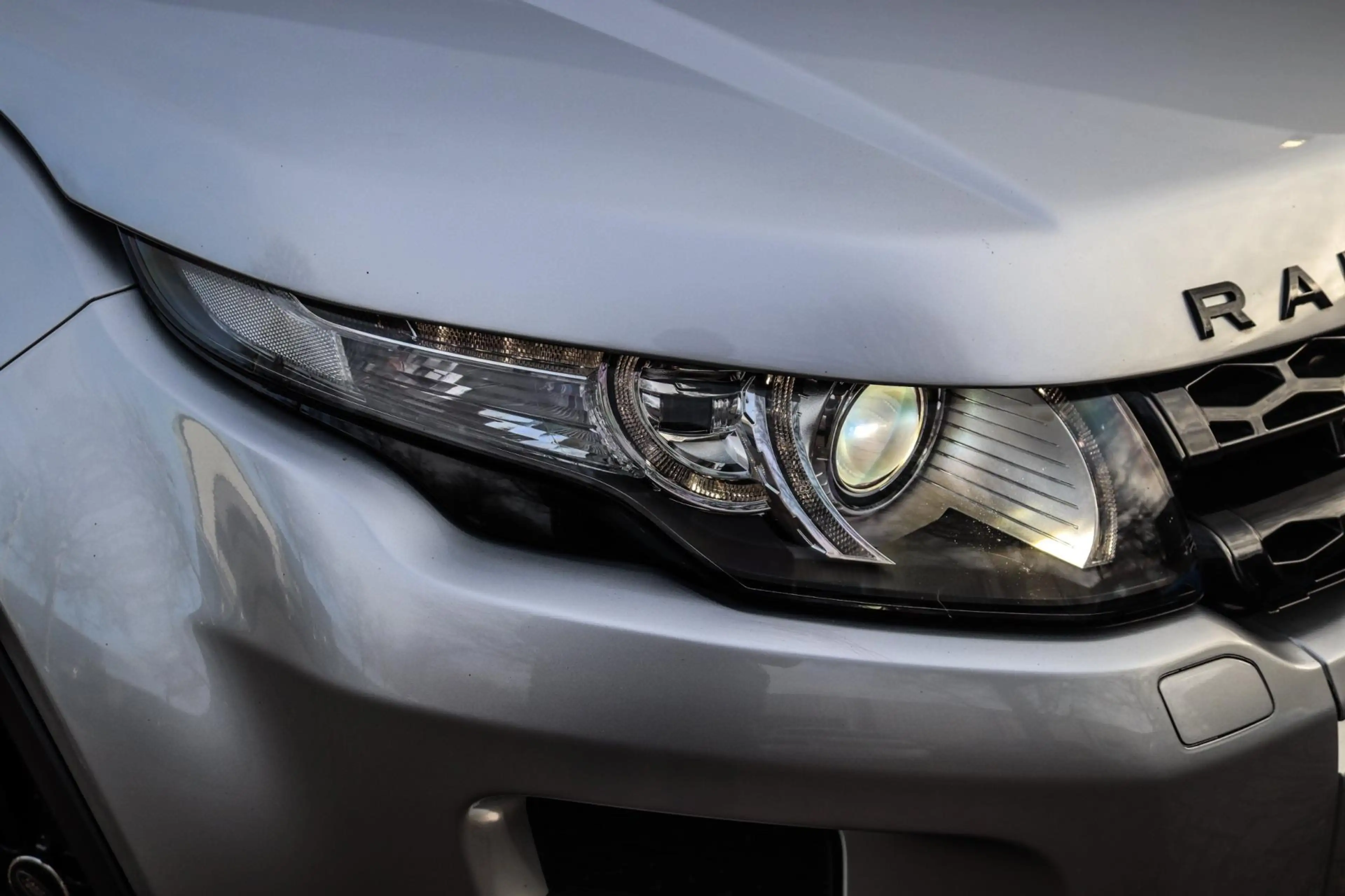 Land Rover Range Rover Evoque 2.2 SD4 4WD HSE DYNAMIC VOL — photo 4