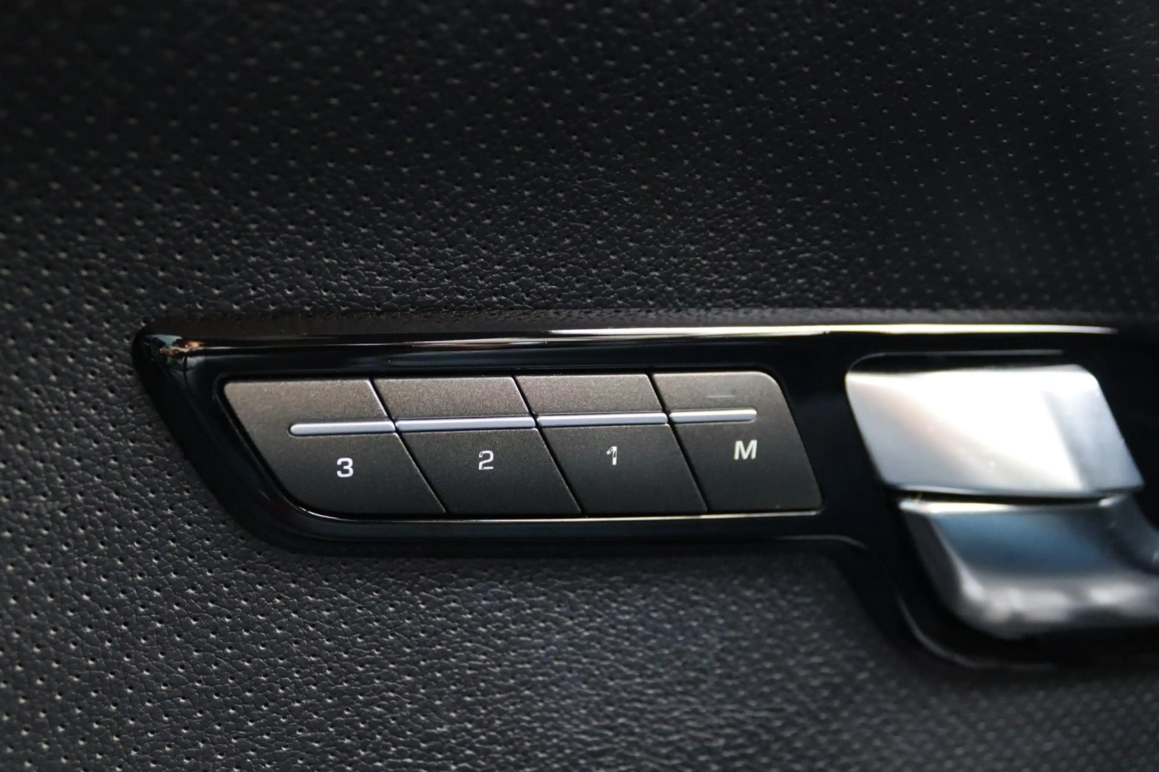 Land Rover Range Rover Evoque 2.2 SD4 4WD HSE DYNAMIC VOL — photo 15