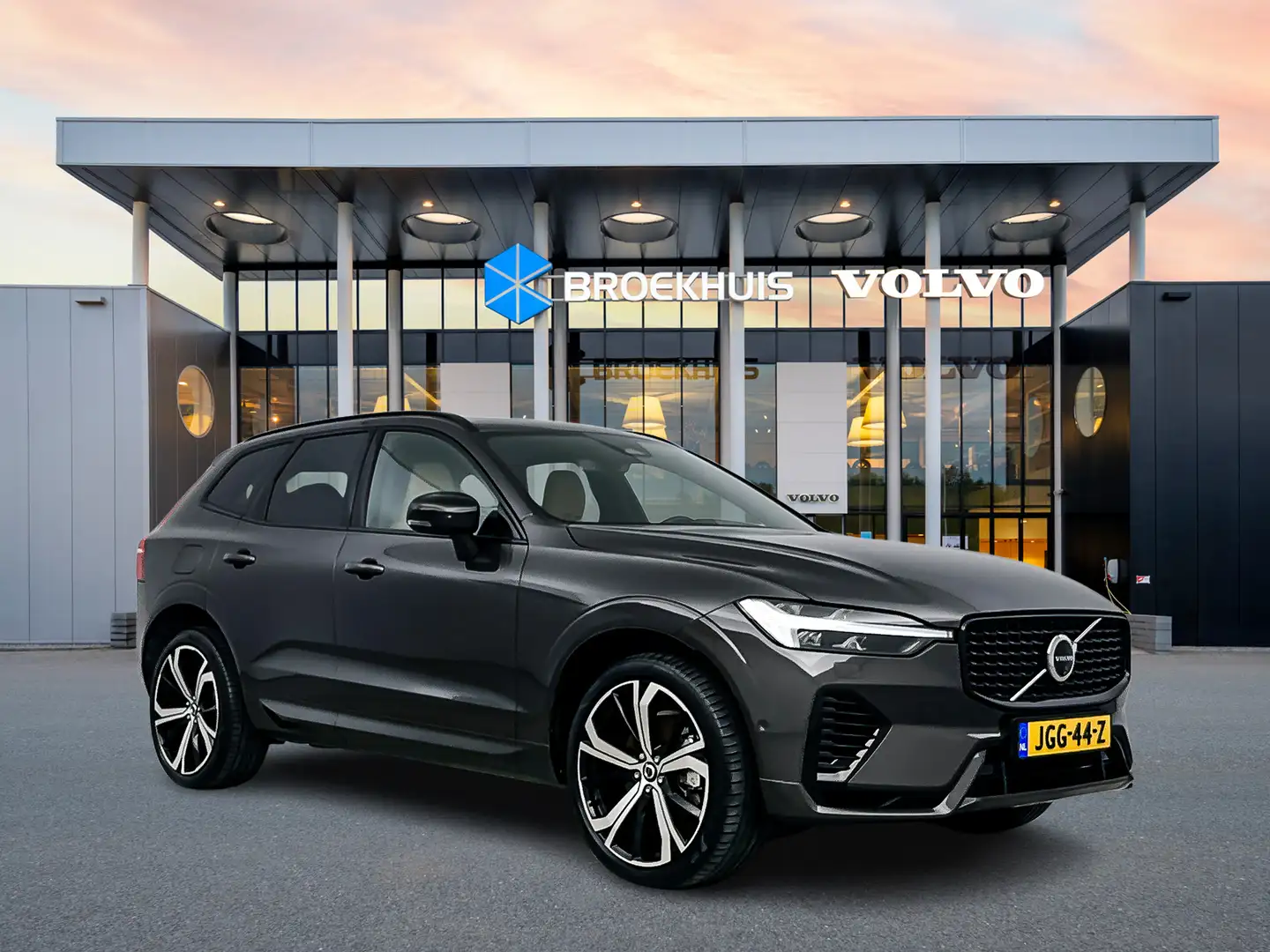Volvo XC60 2.0 T6 Plug-in hybrid AWD Plus Dark | 21" | Gevent Grau - 2