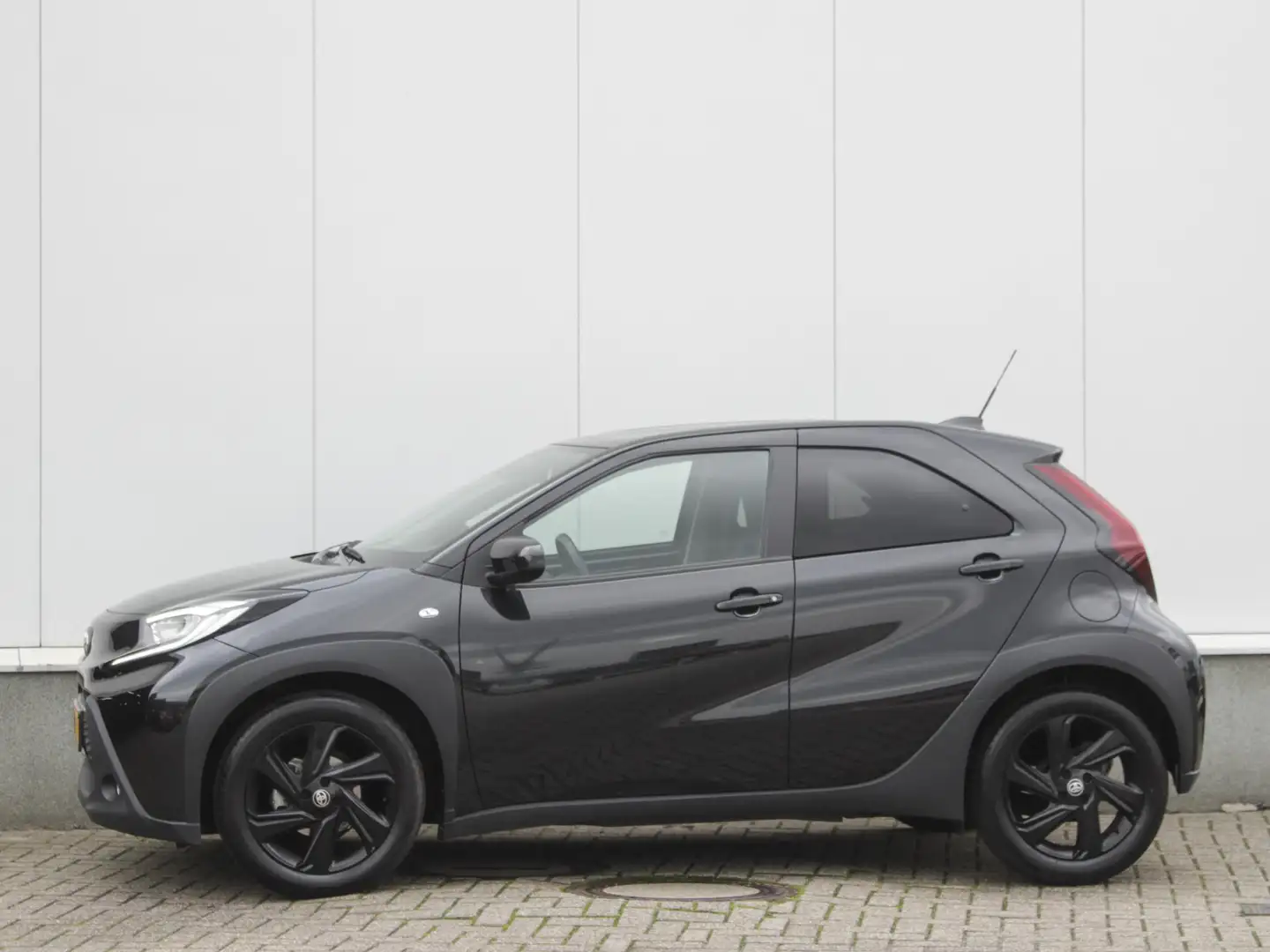 Toyota Aygo X 1.0 VVT-i MT first | Carplay / Android Auto | Came Noir - 2