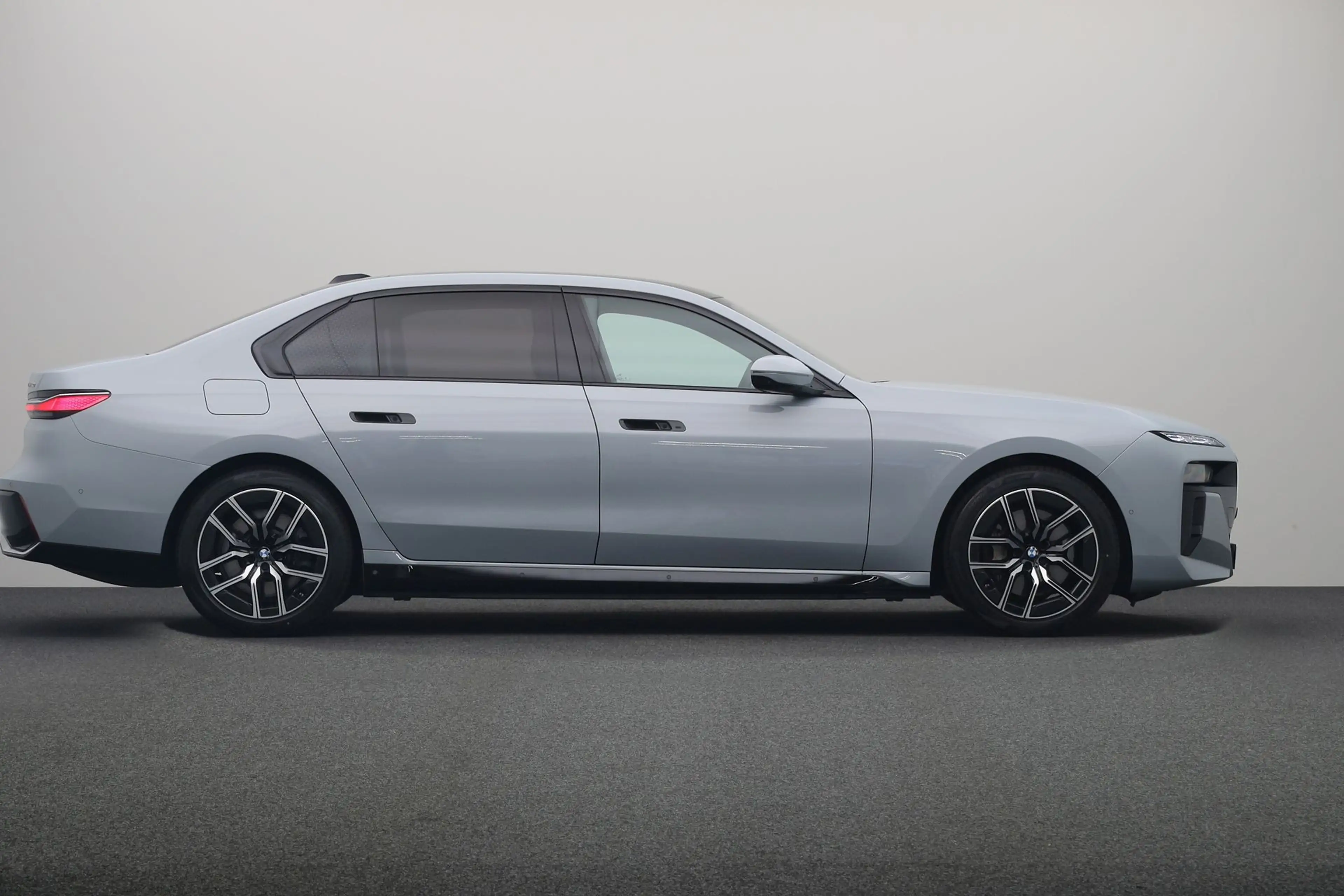 BMW i7 eDrive50 106 kWh | Driving Assistant Professional — photo 10