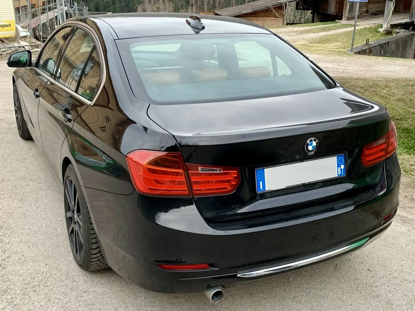 BMW 320 d Luxury Line Nero - 2