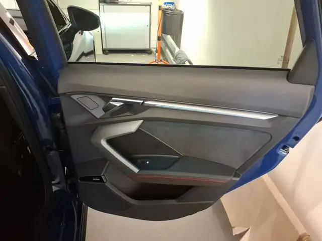 Audi S3 view 10