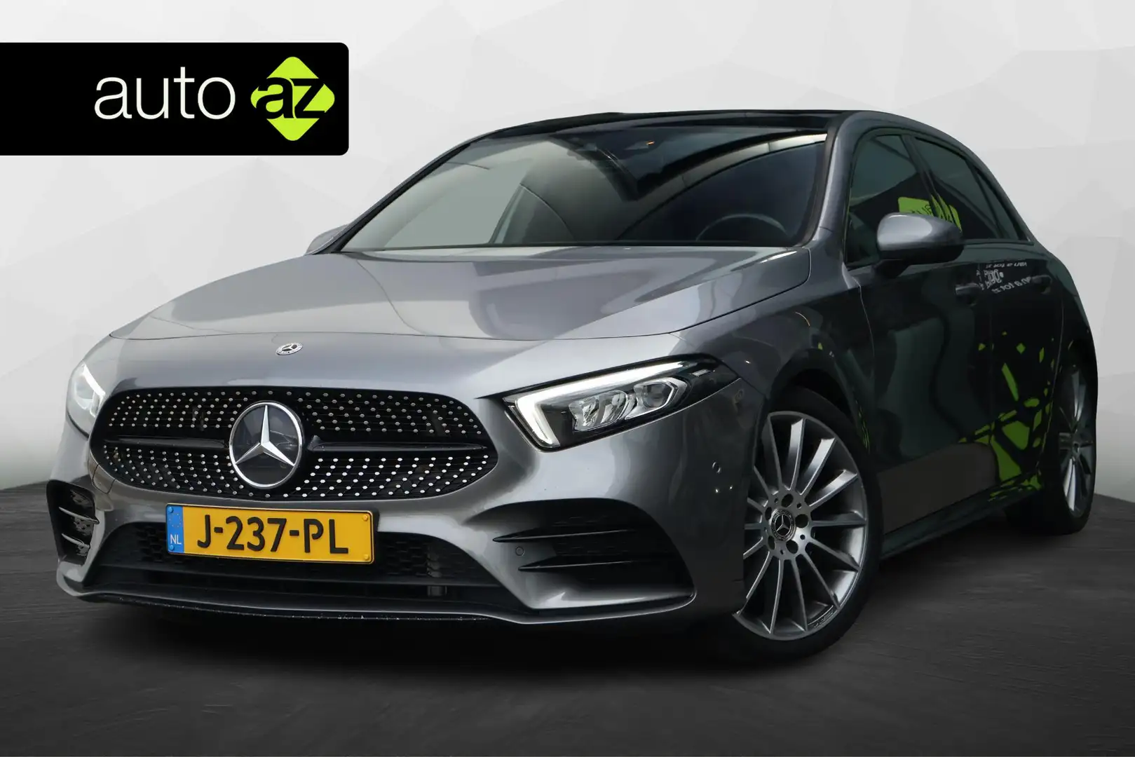 Mercedes-Benz A 220 Launch Edition Premium Gris - 1