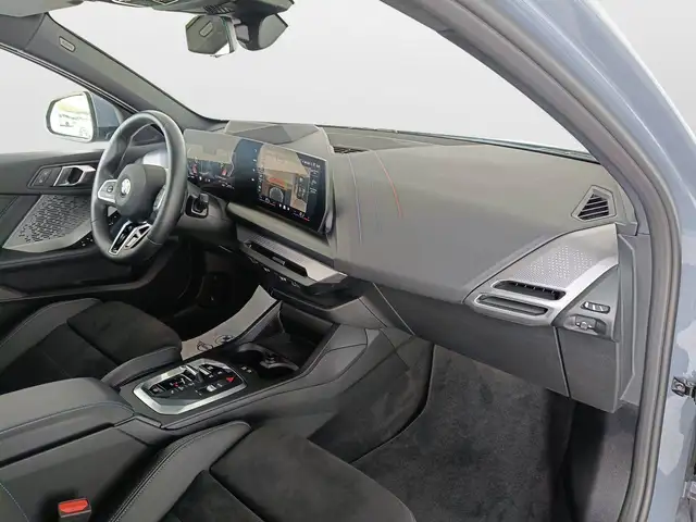BMW 1 Series view 10