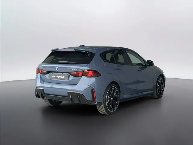 BMW 1 Series view 4