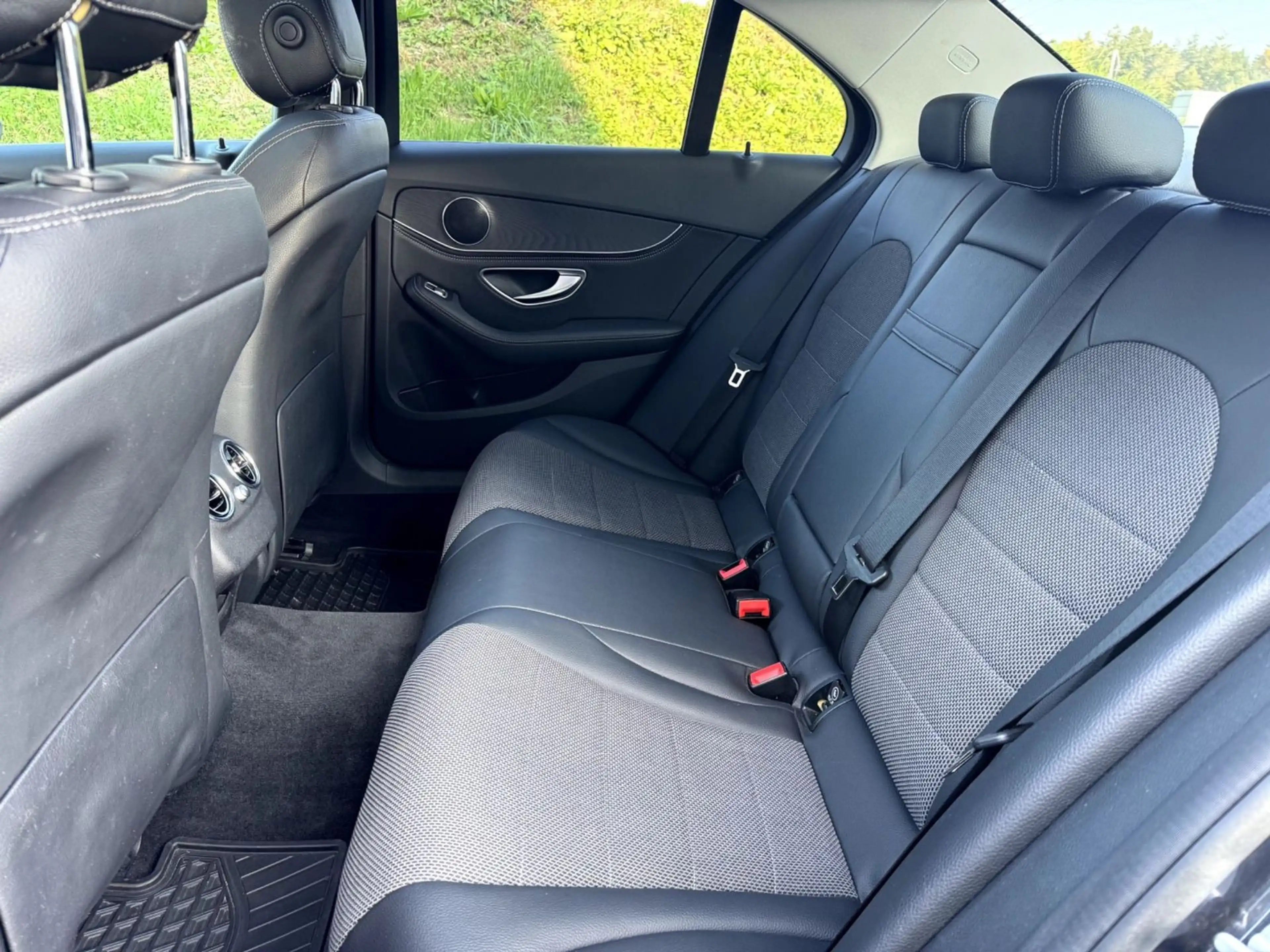 Mercedes-Benz C 220 d Avantgarde 4Matic — photo 6