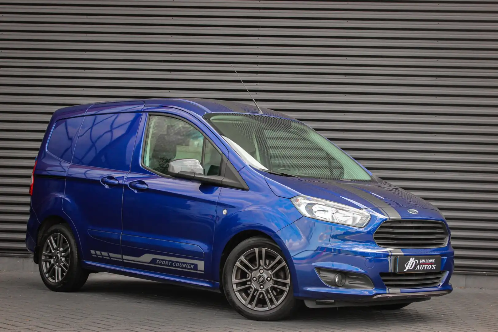Ford Transit Courier 1.5 TDCI Sport 95PK / NAVIGATIE / LM.VELGEN / 95DK Blauw - 2