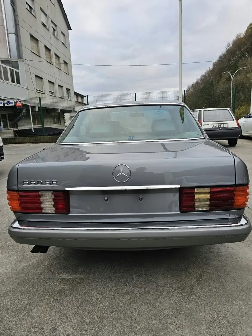 Mercedes-Benz 560 Azul - 2