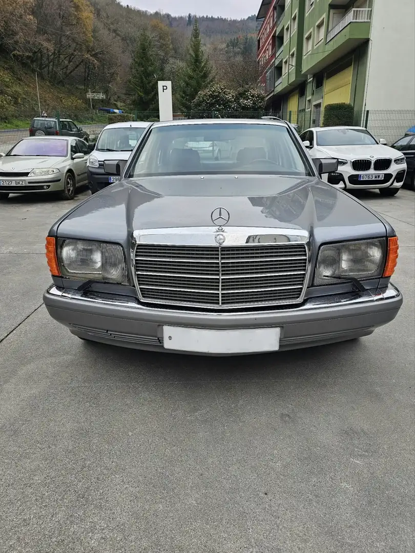 Mercedes-Benz 560 Azul - 1