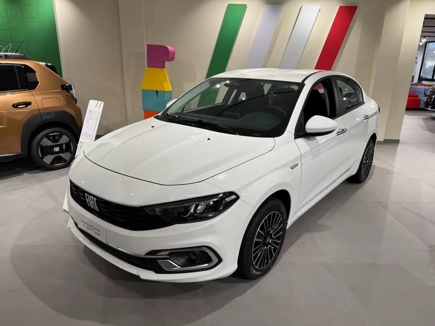 Fiat Tipo 4 Porte 1.6 Multijet City Weiß - 1